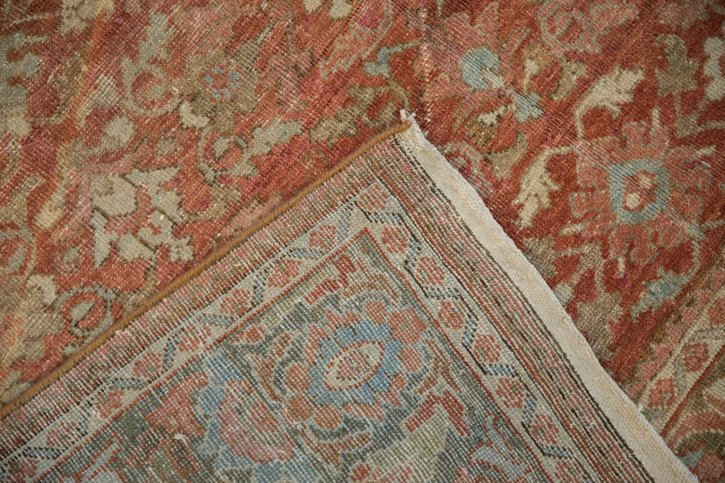 5.5x10 Vintage Distressed Mahal Carpet