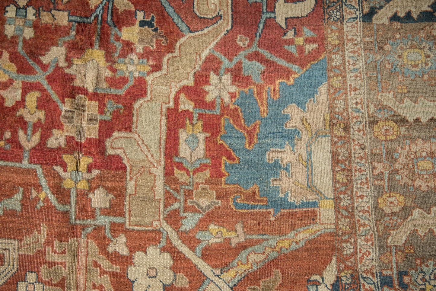 11.5x16.5 Antique Heriz Carpet