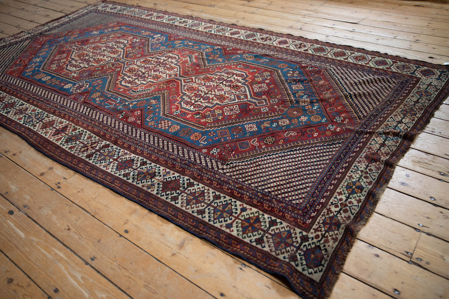5.5x10 Antique Qashqai Carpet