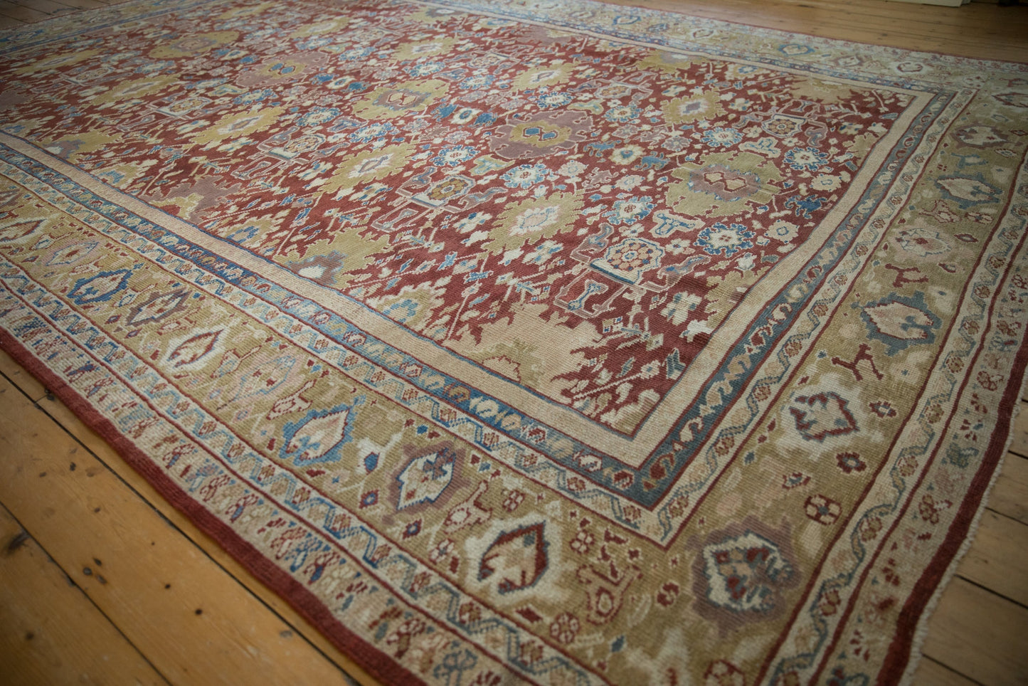 10x13.5 Antique Mahal Carpet