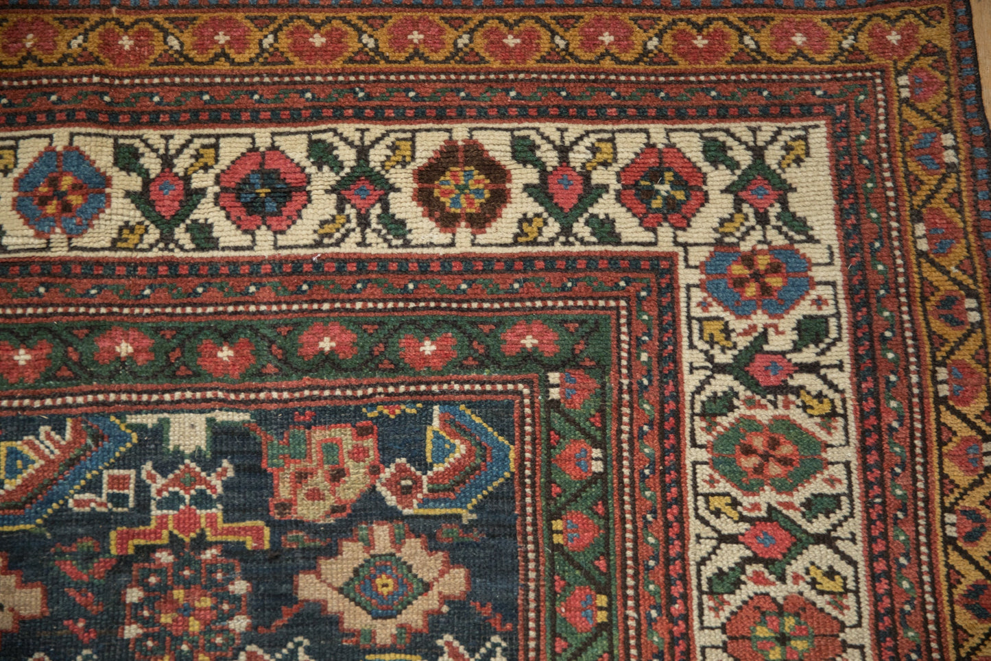 6.5x9 Antique Mahal Carpet