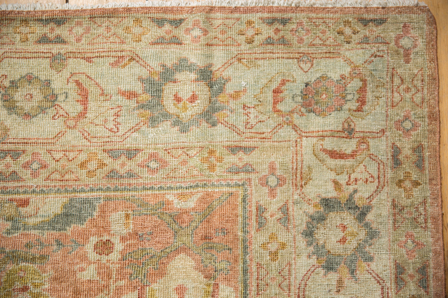 6.5x10 Vintage Distressed Mahal Carpet