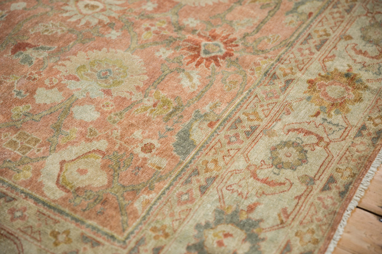 6.5x10 Vintage Distressed Mahal Carpet