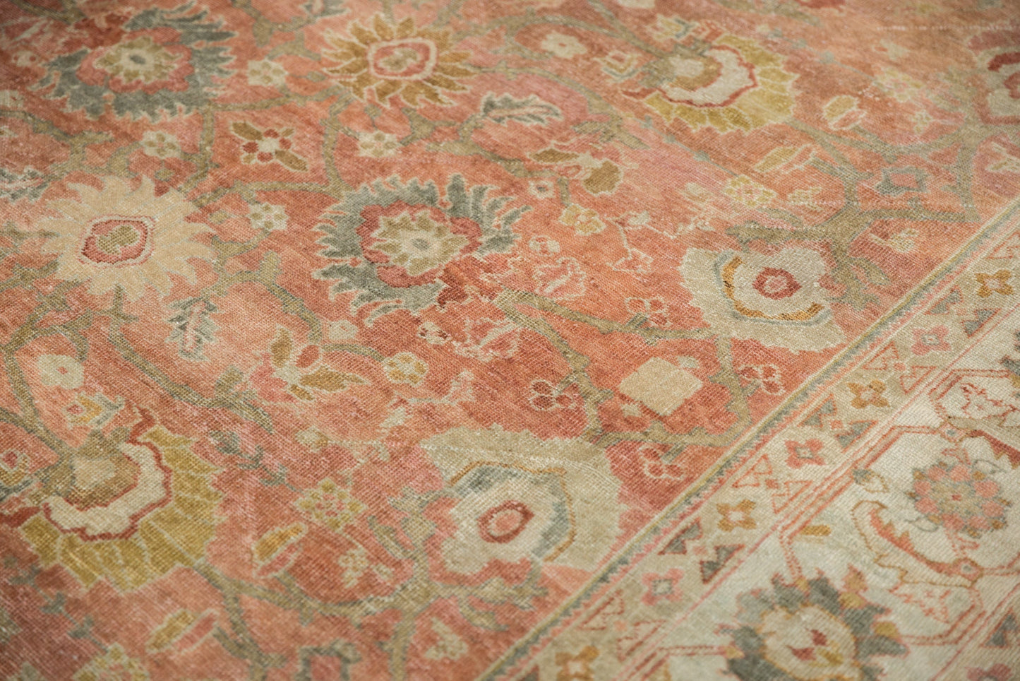 6.5x10 Vintage Distressed Mahal Carpet