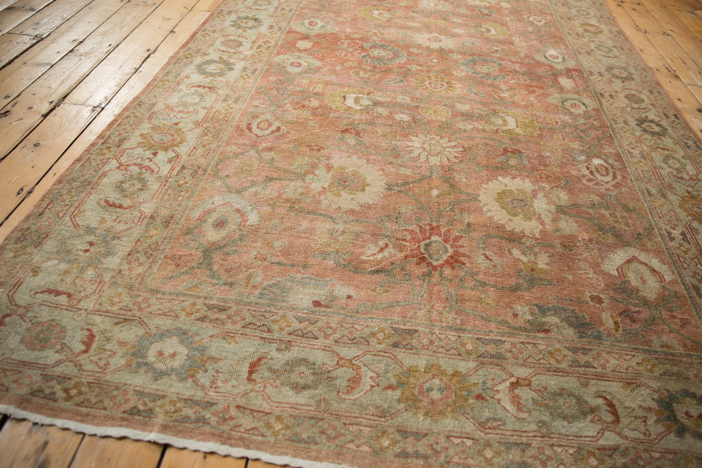 6.5x10 Vintage Distressed Mahal Carpet