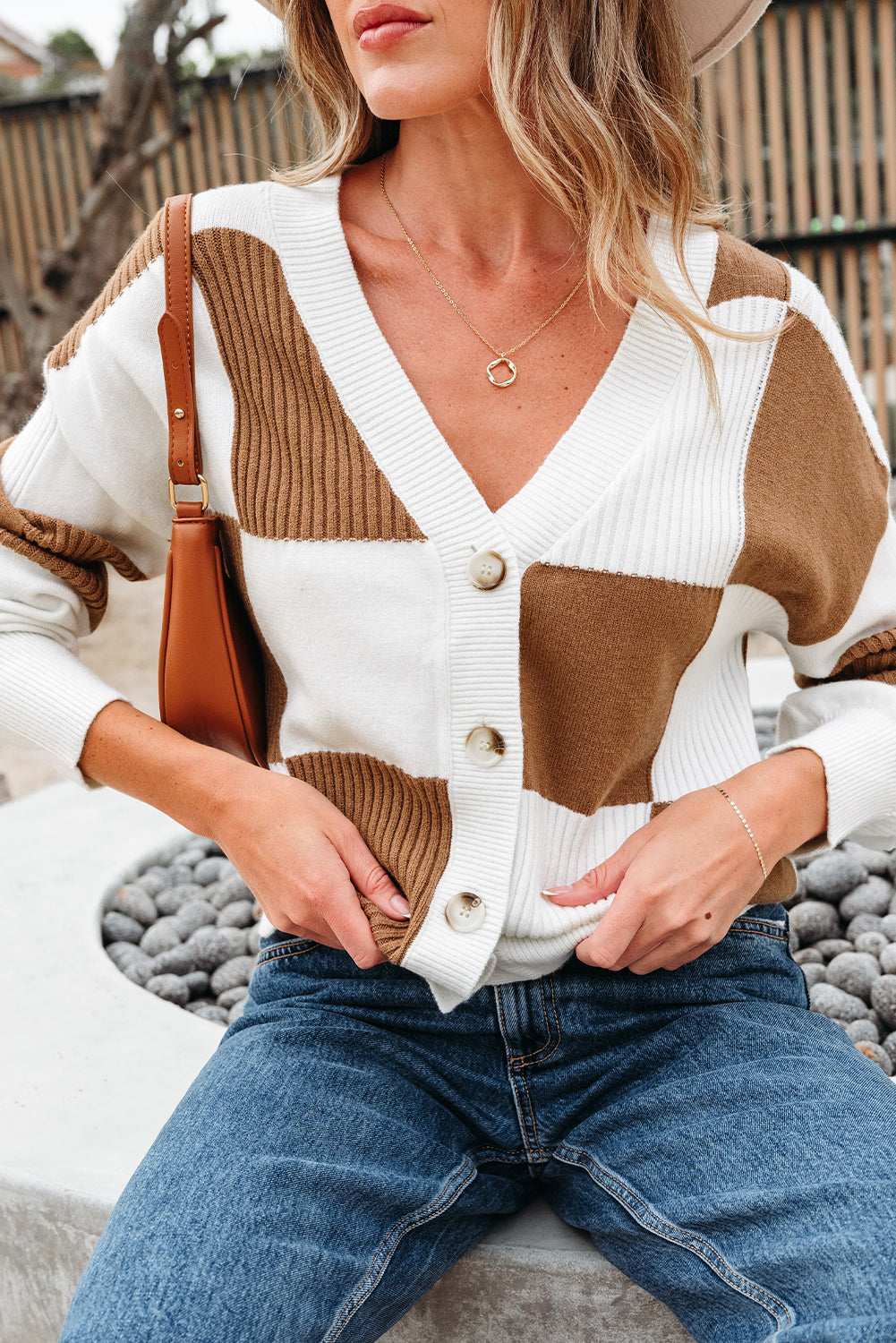 Sweter kardigan w kratę Julia z guzikami