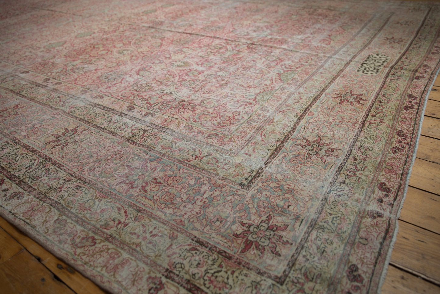 9.5x18.5 Antique Distressed Kermanshah Carpet