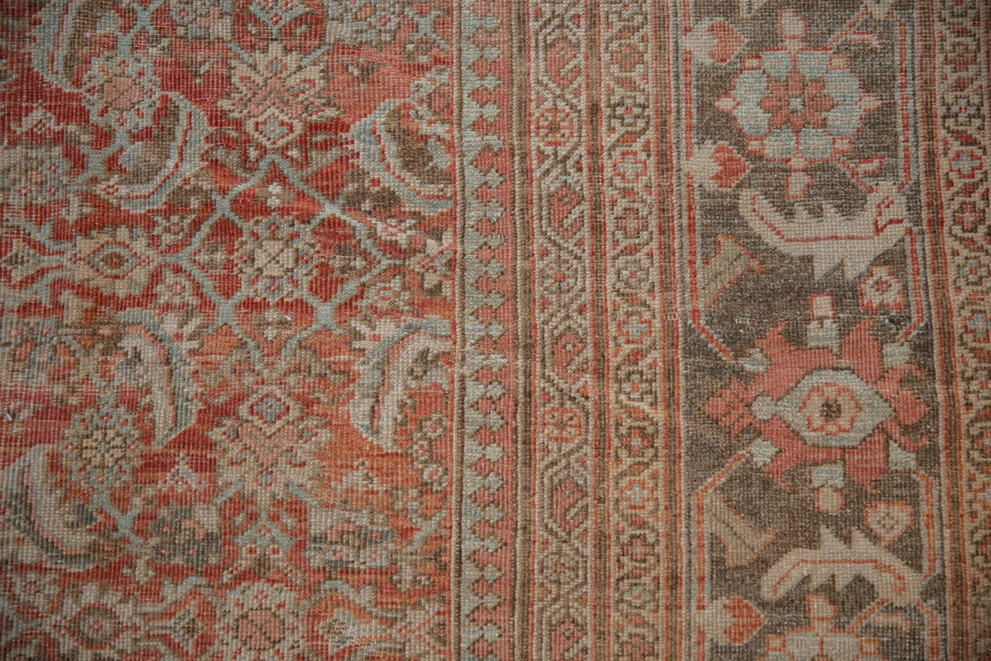 10.5x13 Vintage Distressed Mahal Carpet