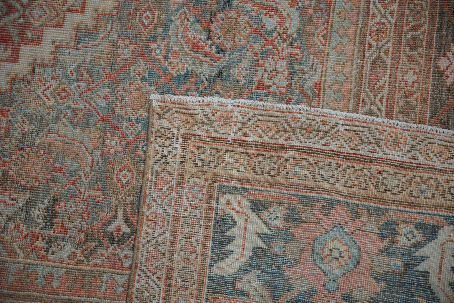 10.5x13 Vintage Distressed Mahal Carpet