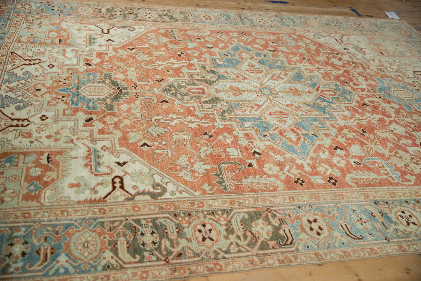 7.5x10.5 Vintage Distressed Heriz Carpet