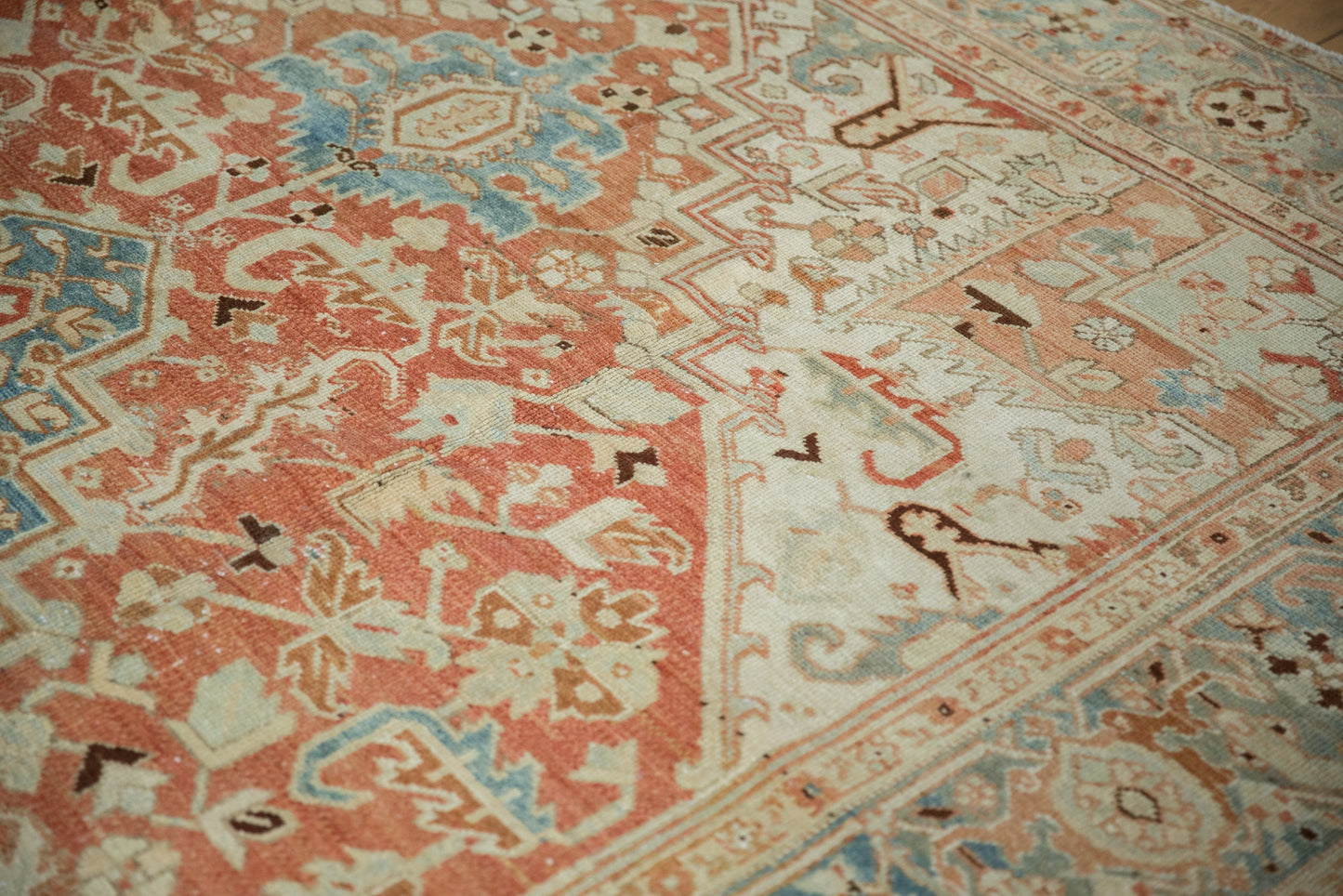7.5x10.5 Vintage Distressed Heriz Carpet