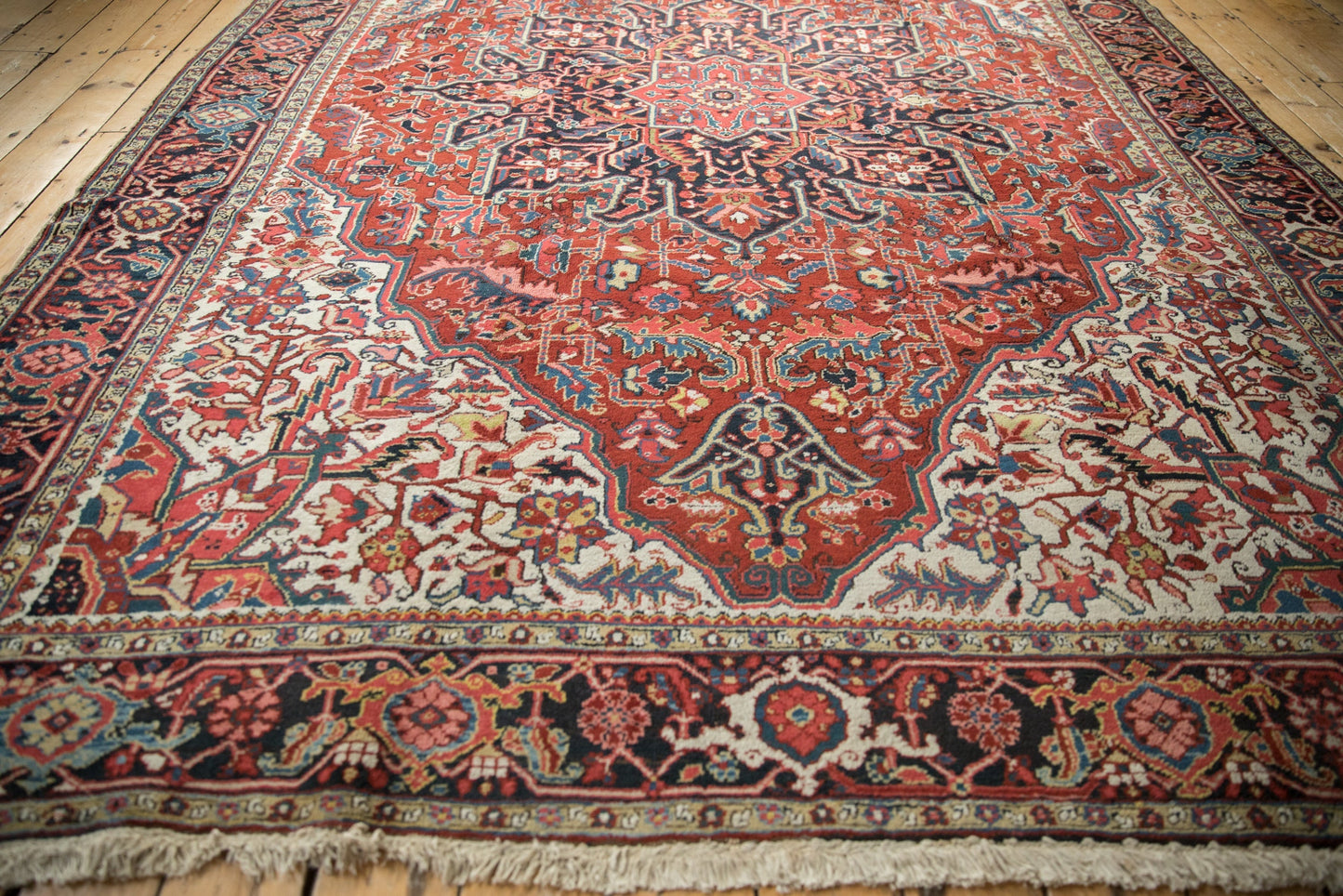 8x11 Vintage Ahar Carpet