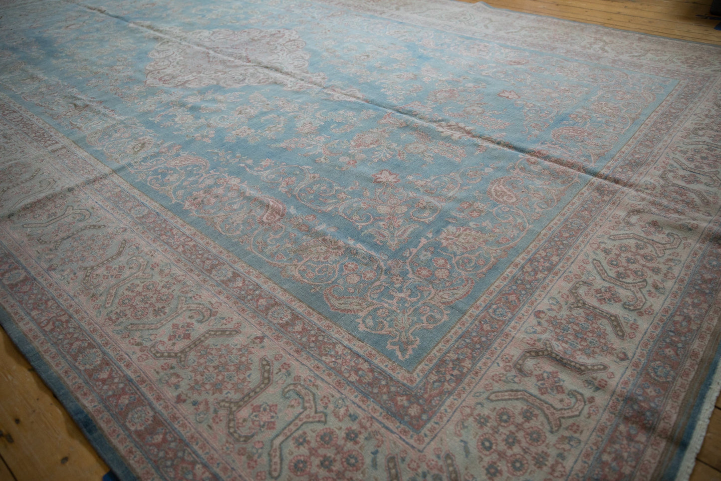 10x16.5 Vintage Distressed Meshed Carpet