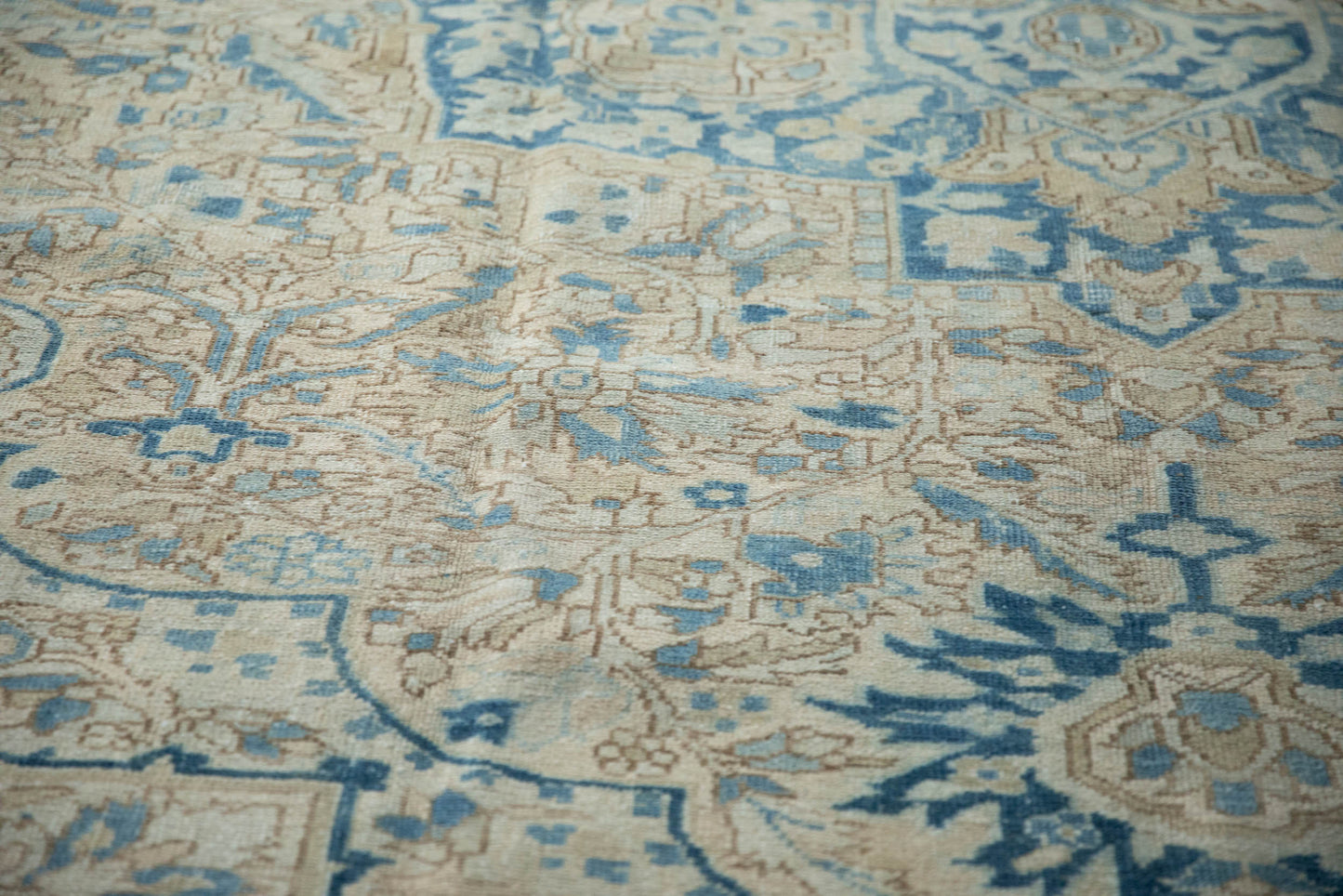9.5x12.5 Vintage Distressed Heriz Carpet