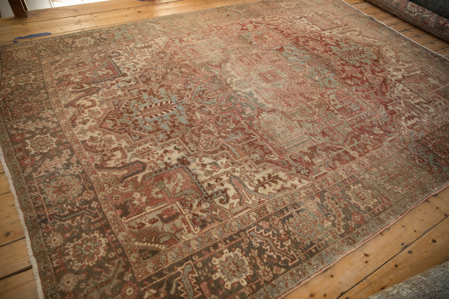 8x11.5 Vintage Distressed Heriz Carpet