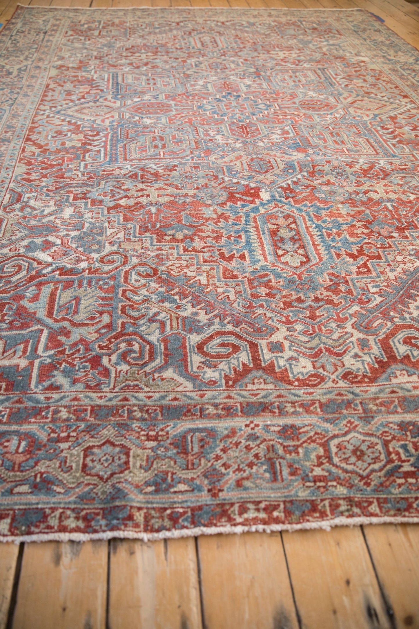 8x11 Vintage Distressed Heriz Carpet