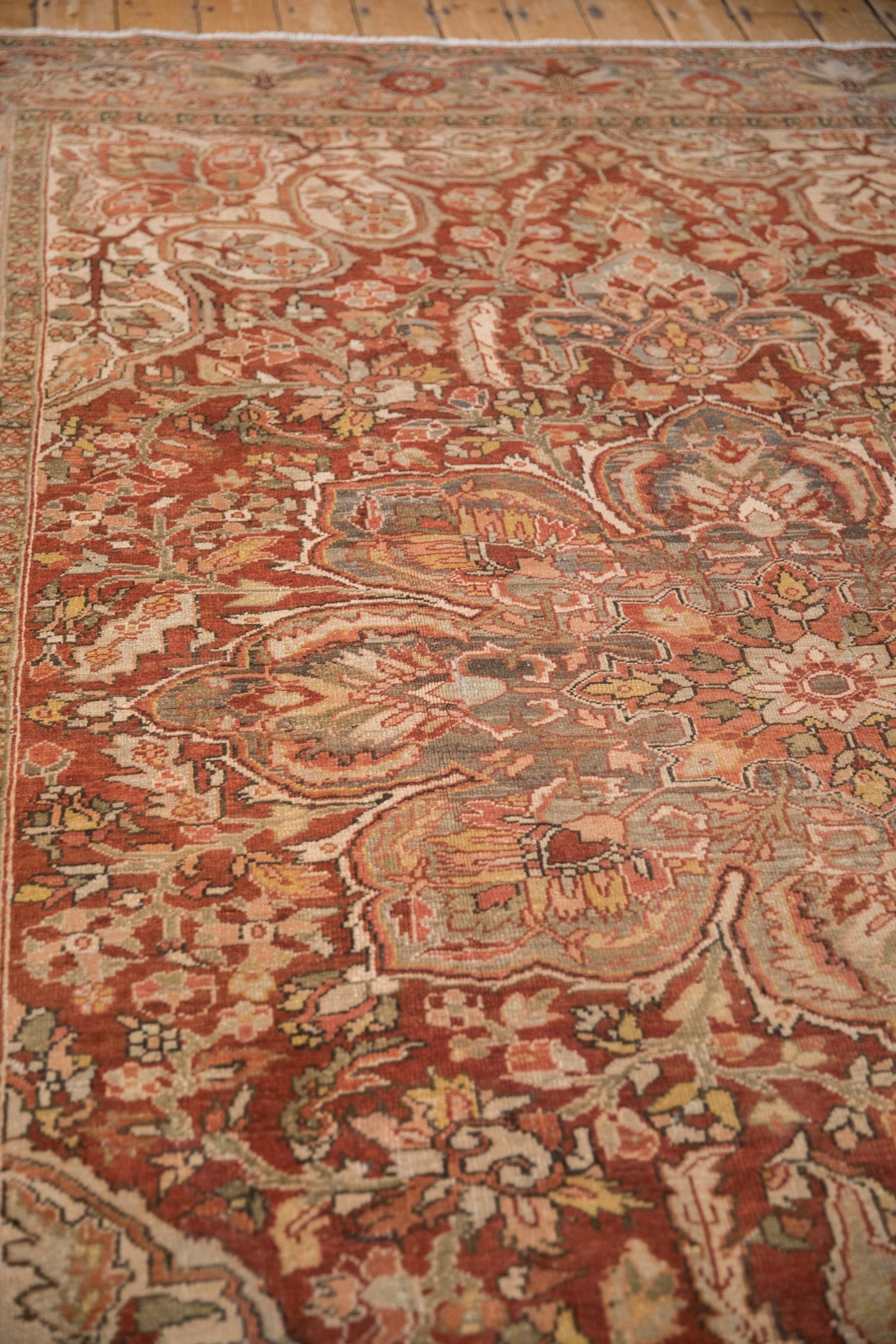8x11 Vintage Distressed Ahar Carpet