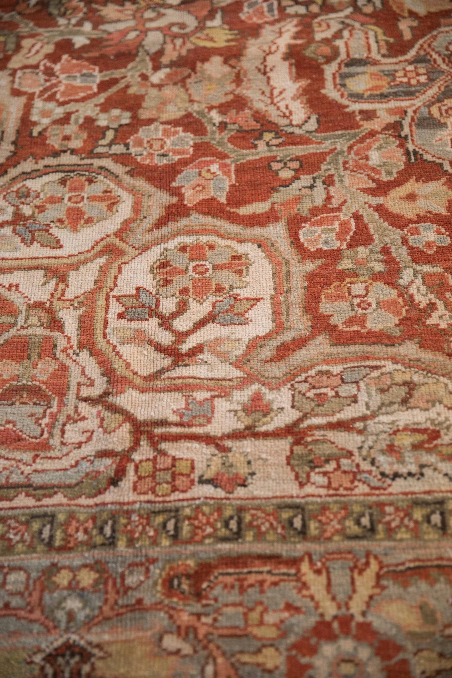 8x11 Vintage Distressed Ahar Carpet