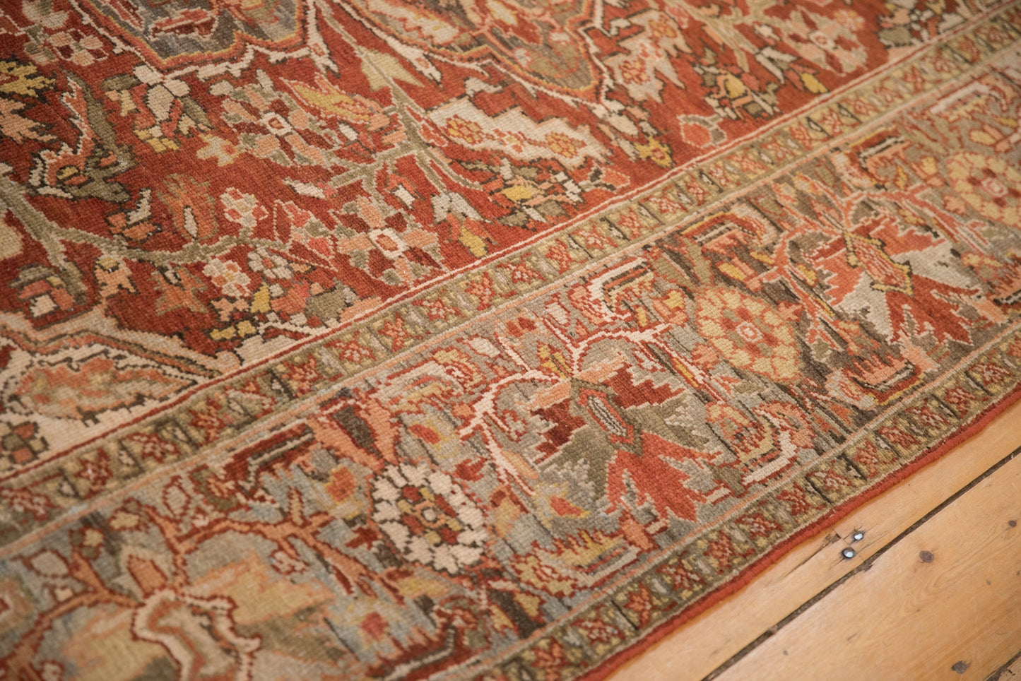 8x11 Vintage Distressed Ahar Carpet