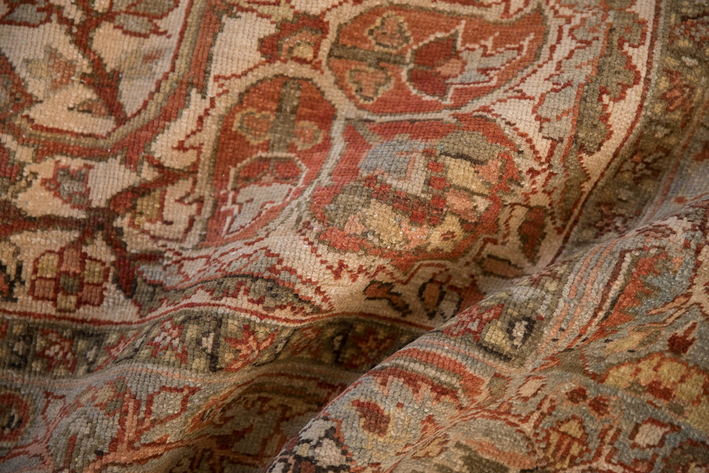 8x11 Vintage Distressed Ahar Carpet