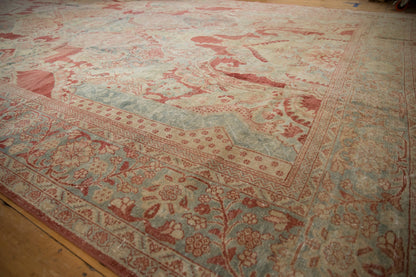 10.5x17.5 Vintage Distressed Mahal Carpet