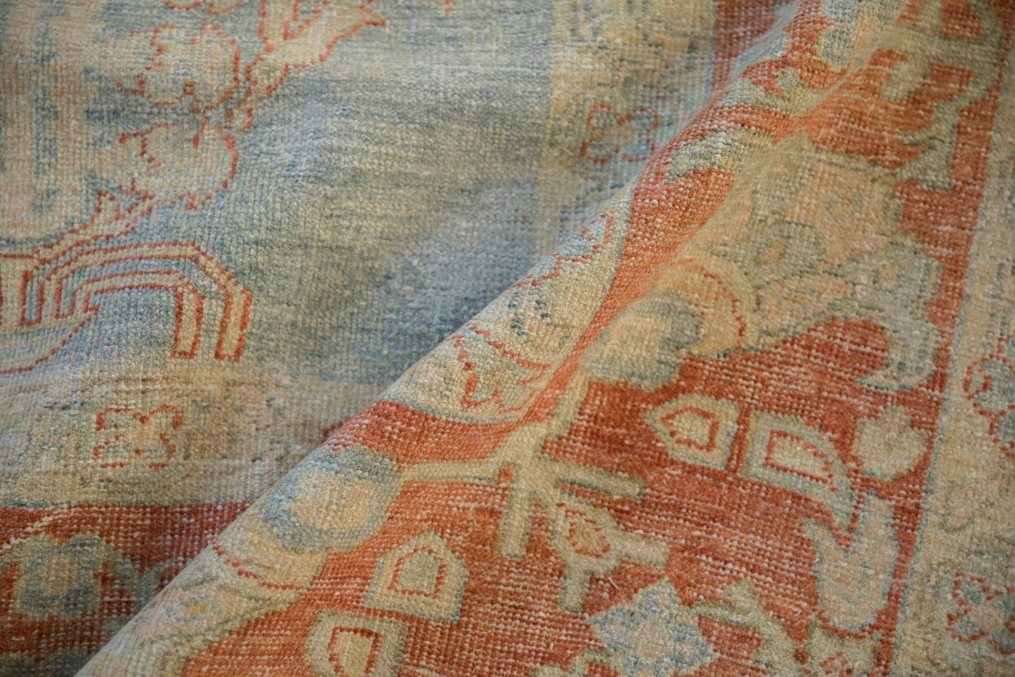 8.5x12 Vintage Distressed Mahal Carpet