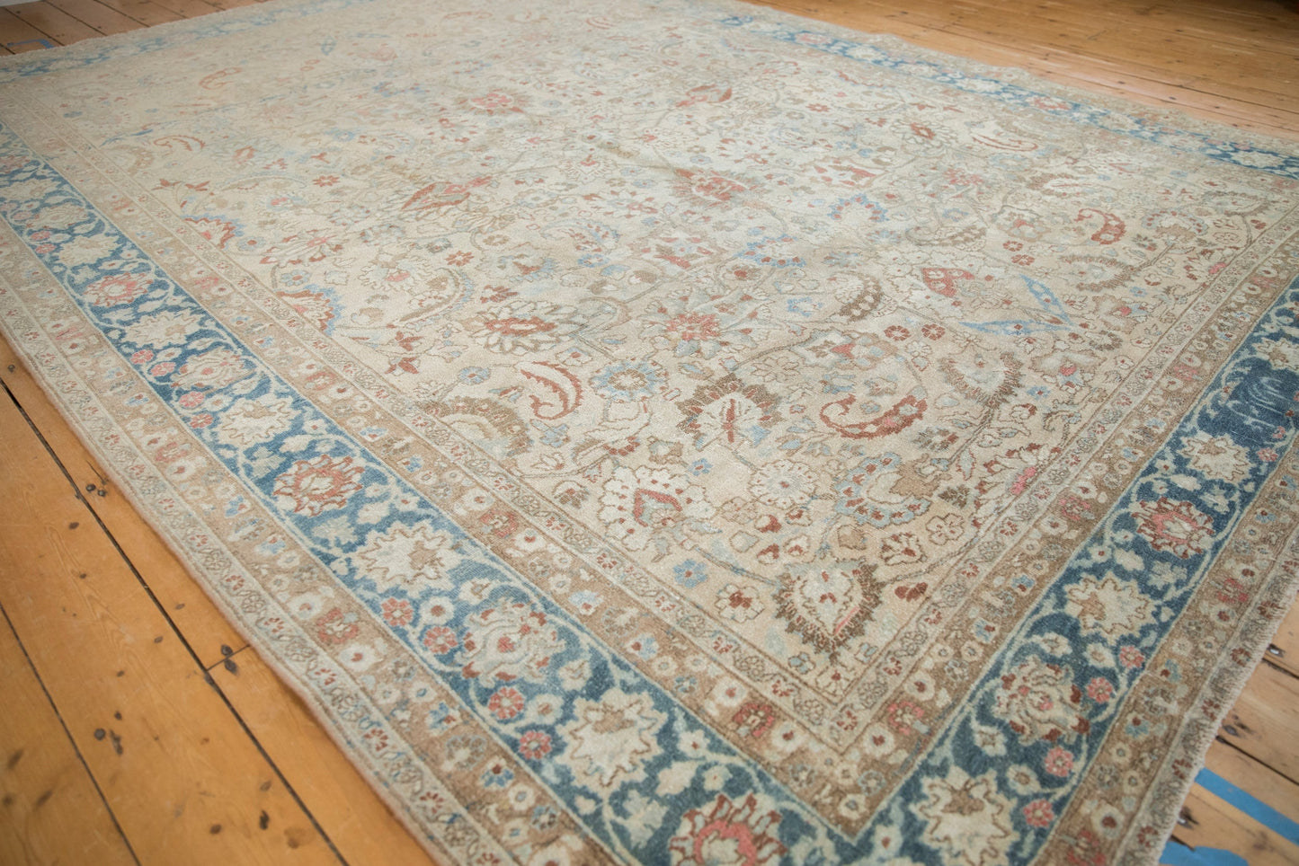 8.5x12 Vintage Distressed Meshed Carpet