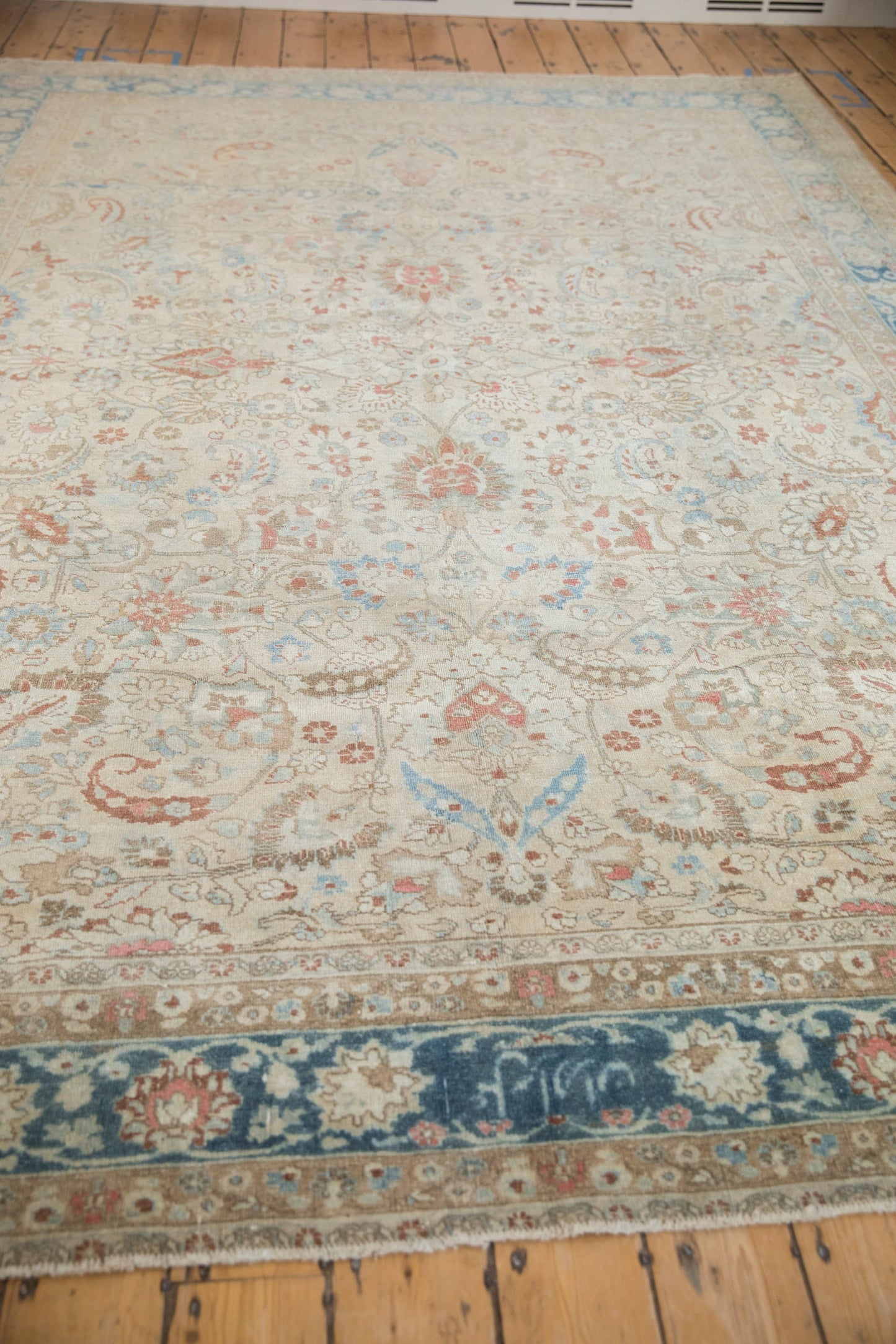 8.5x12 Vintage Distressed Meshed Carpet
