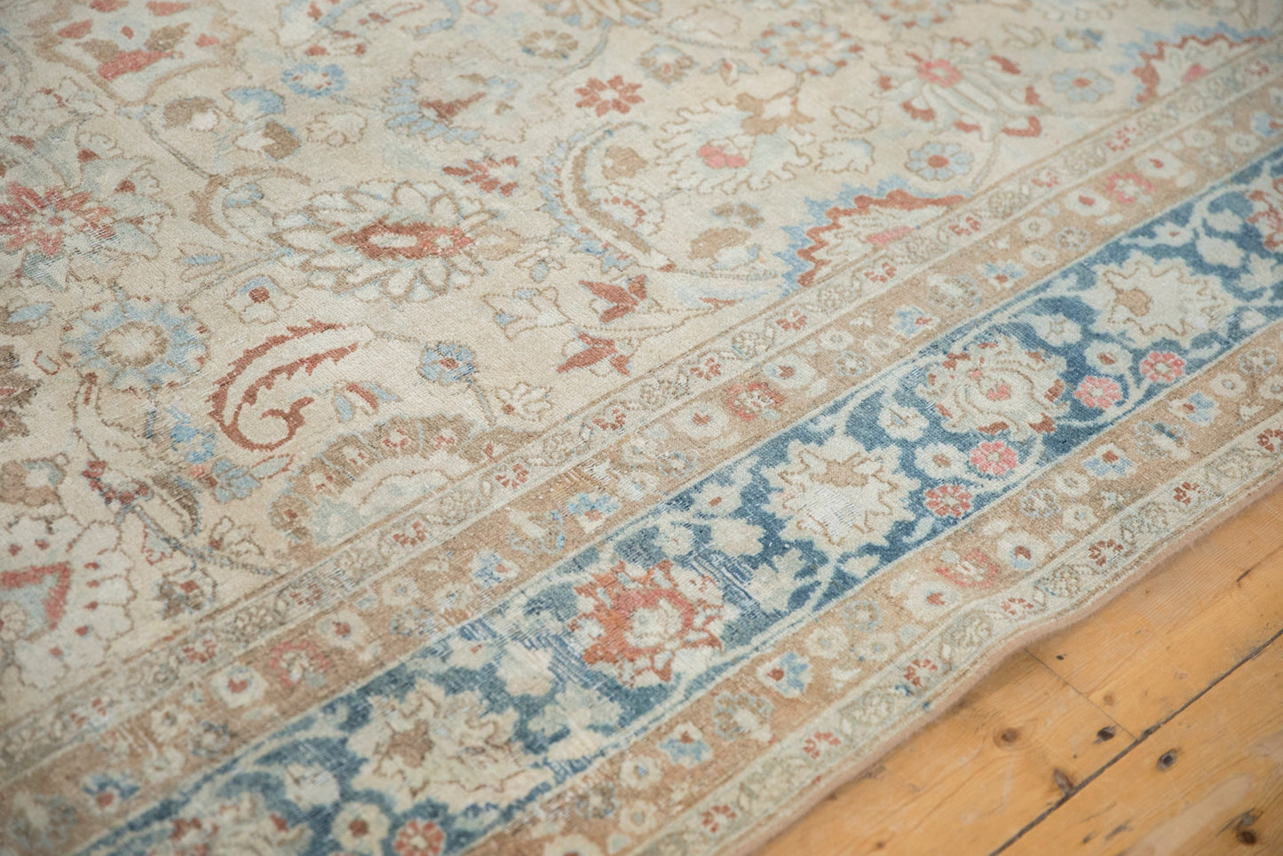 8.5x12 Vintage Distressed Meshed Carpet