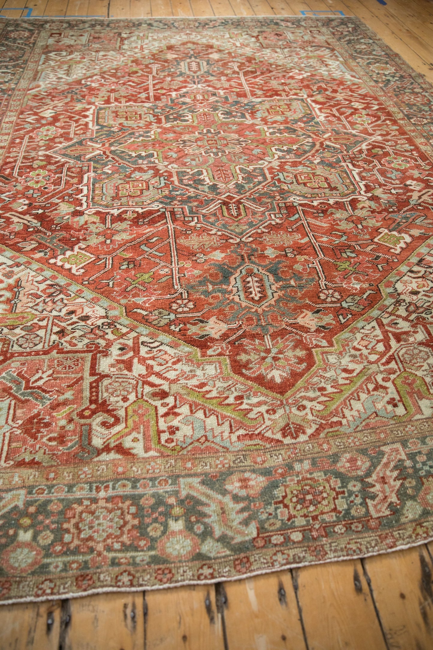 8x10.5 Vintage Distressed Heriz Carpet