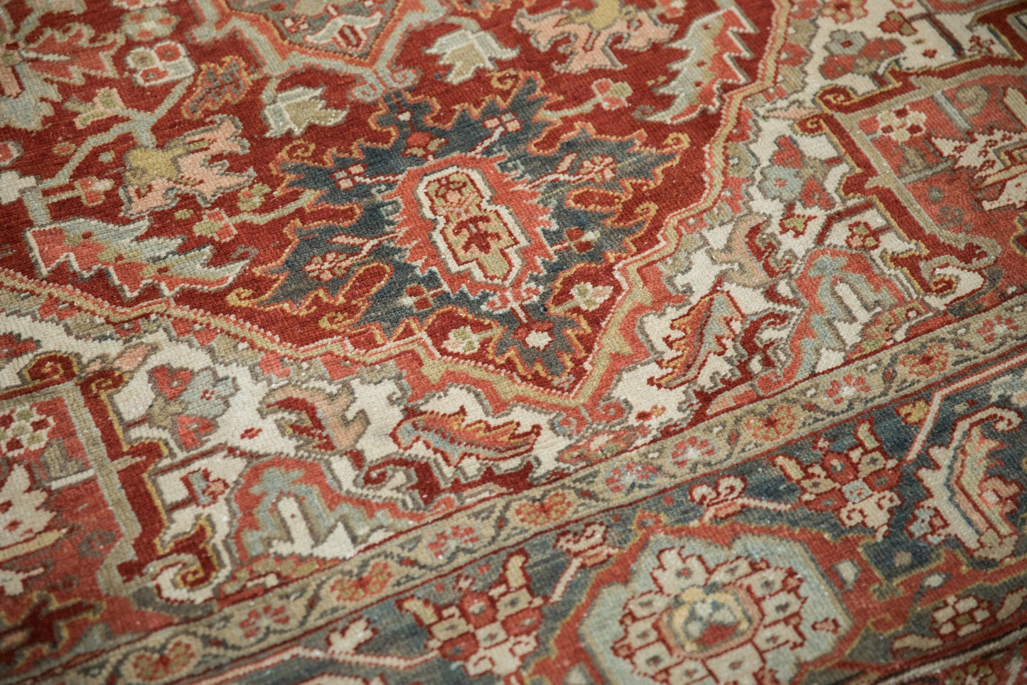 8x11 Vintage Distressed Heriz Carpet