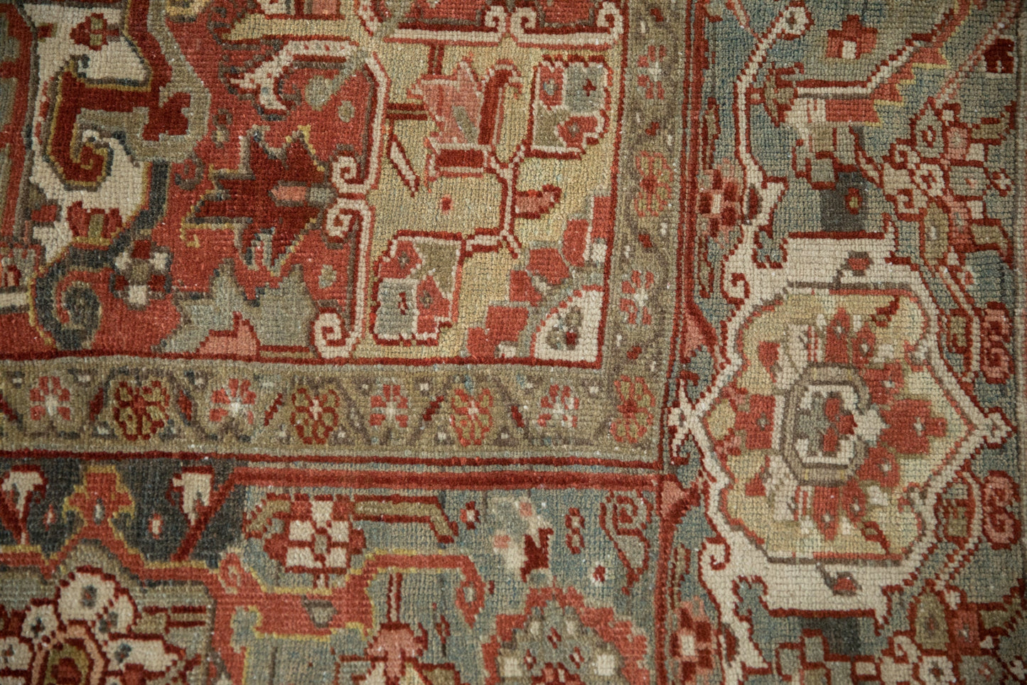 8x11 Vintage Distressed Heriz Carpet
