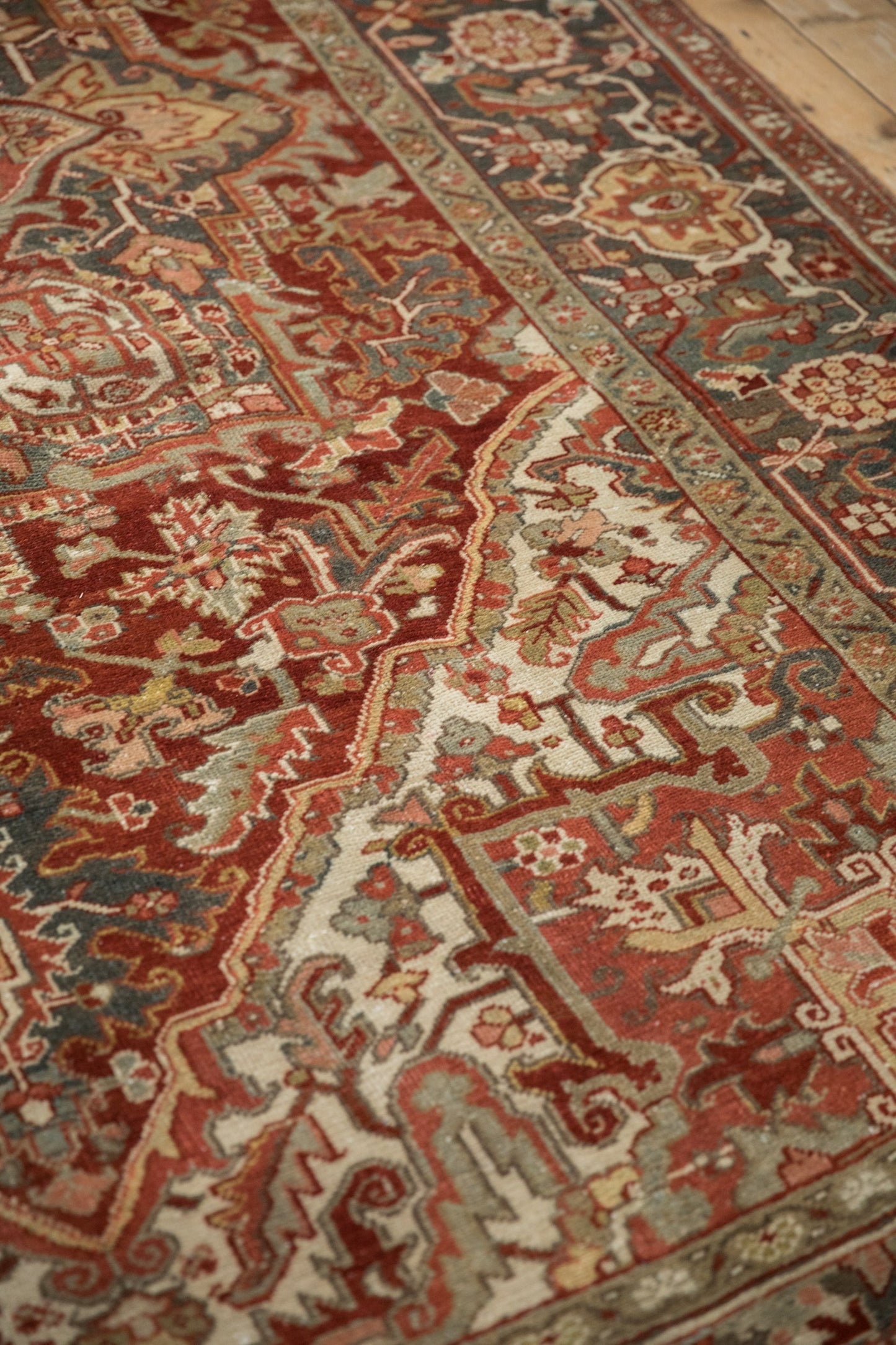 8x11 Vintage Distressed Heriz Carpet