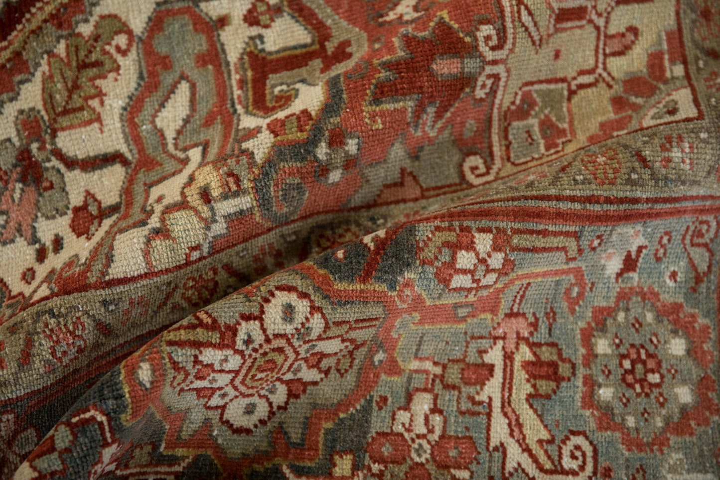 8x11 Vintage Distressed Heriz Carpet