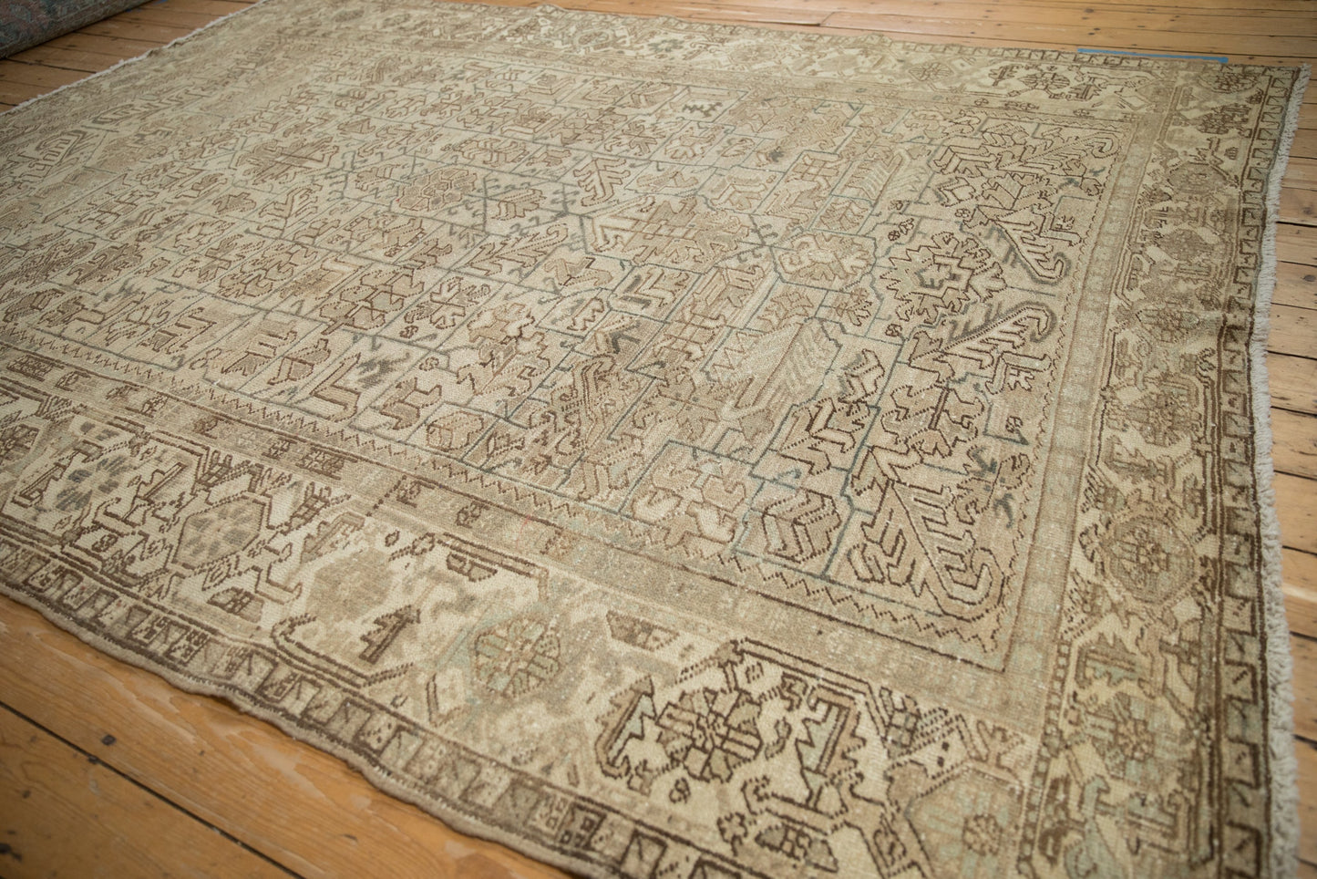 8x11 Vintage Distressed Mehrivan Carpet