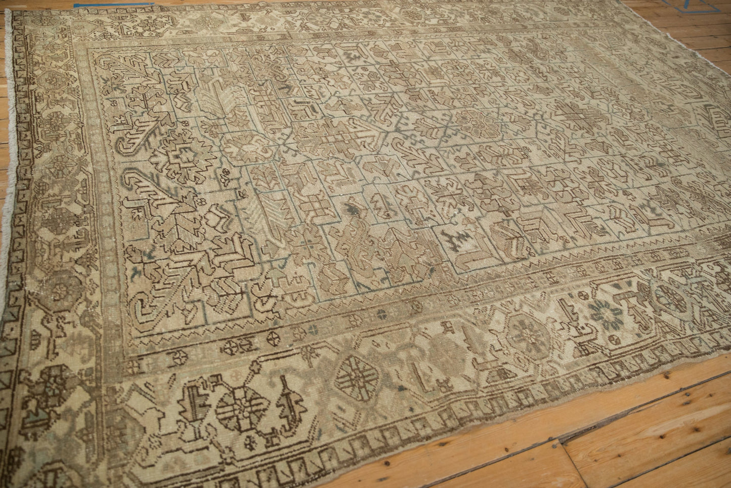 8x11 Vintage Distressed Mehrivan Carpet