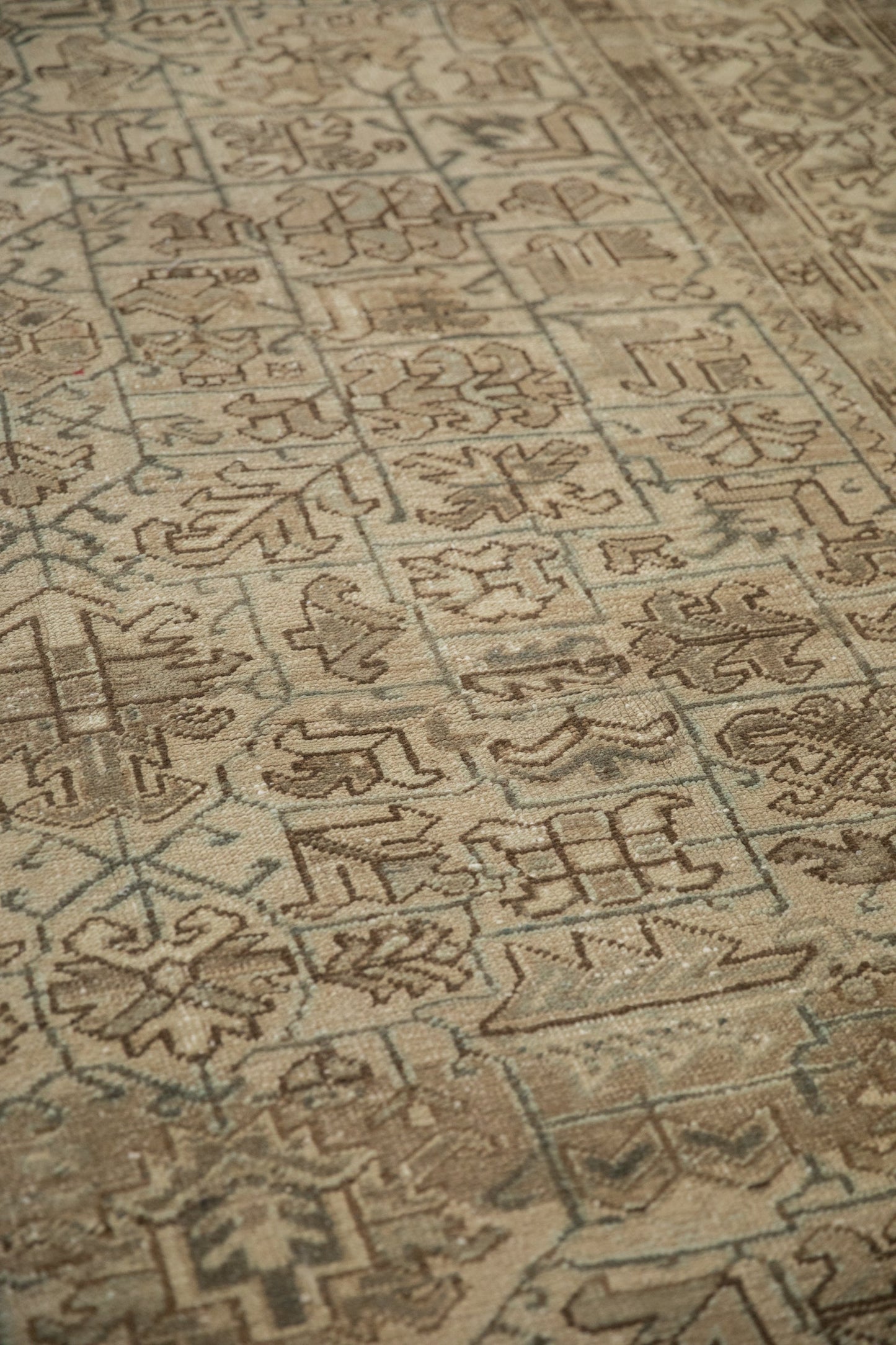 8x11 Vintage Distressed Mehrivan Carpet