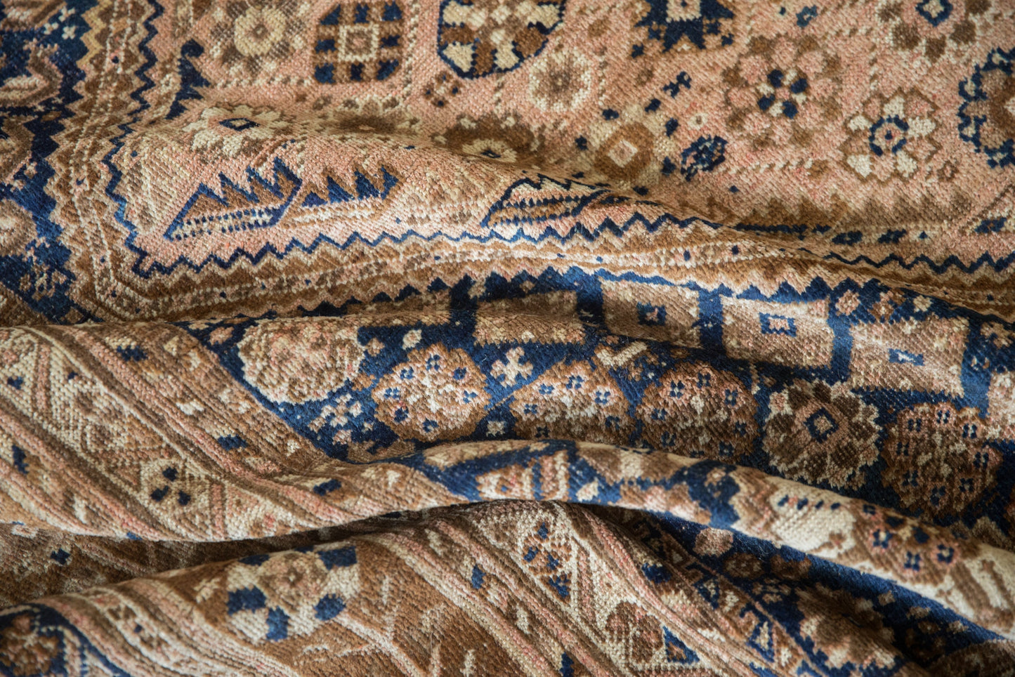 7.5x9.5 Vintage Distressed Qashqai Carpet