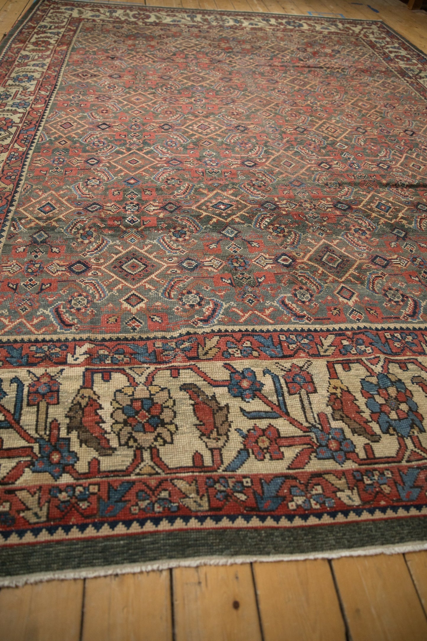 9x12.5 Vintage Distressed Mahal Carpet