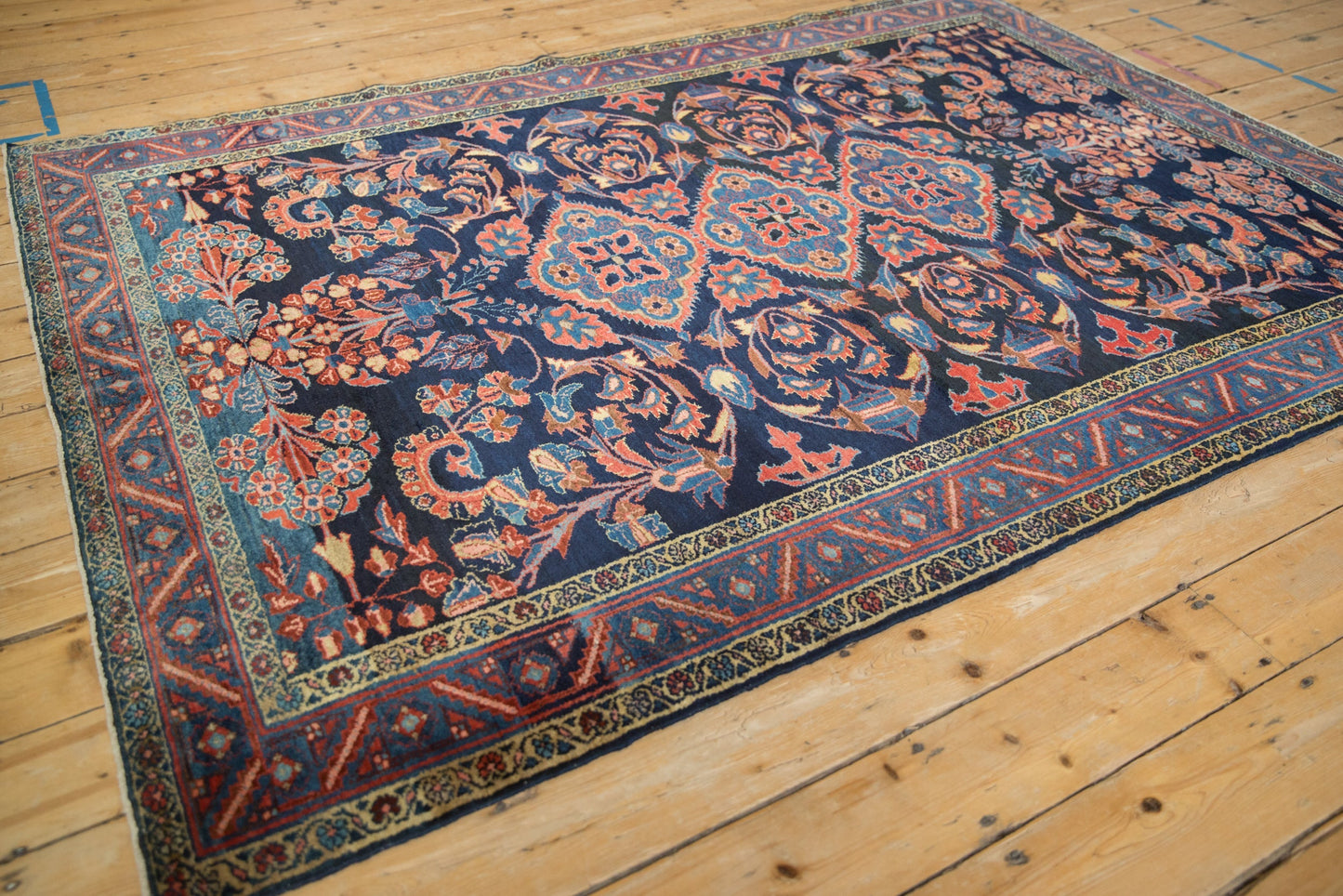 5.5x7.5 Vintage Fine Lilihan Carpet