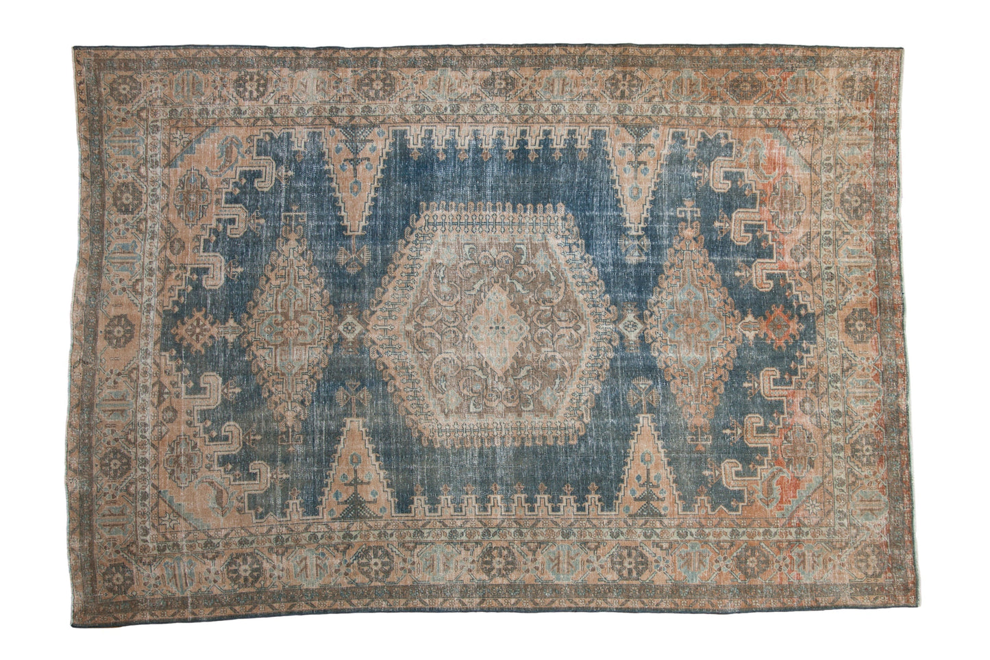 7.5x11 Vintage Distressed Veece Carpet
