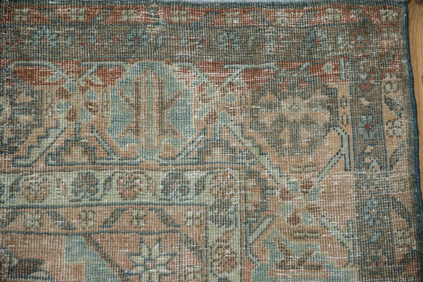 7.5x11 Vintage Distressed Veece Carpet