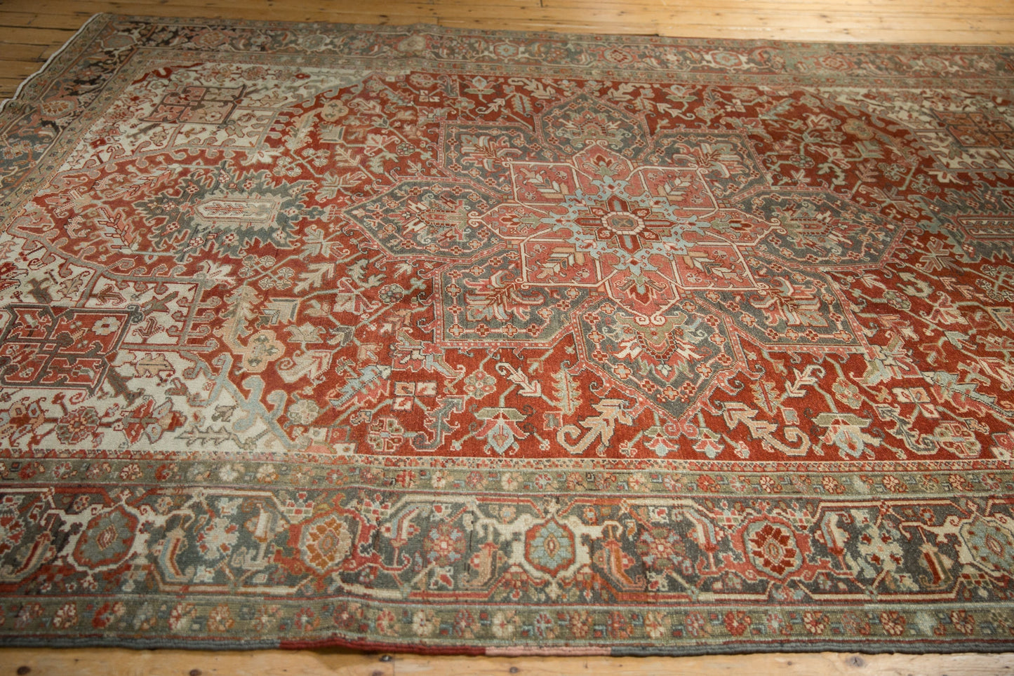 8.5x11.5 Vintage Distressed Heriz Carpet