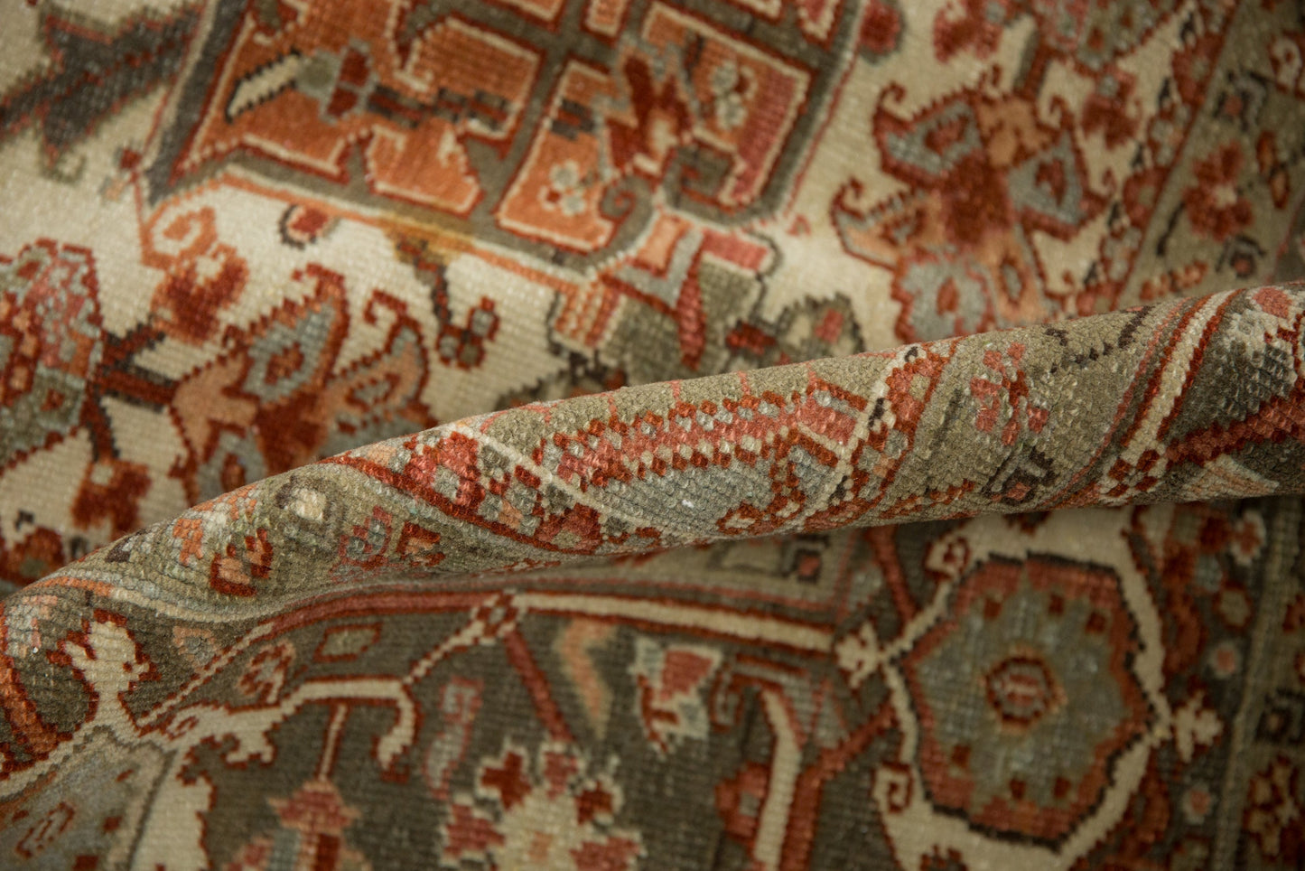 8.5x11.5 Vintage Distressed Heriz Carpet