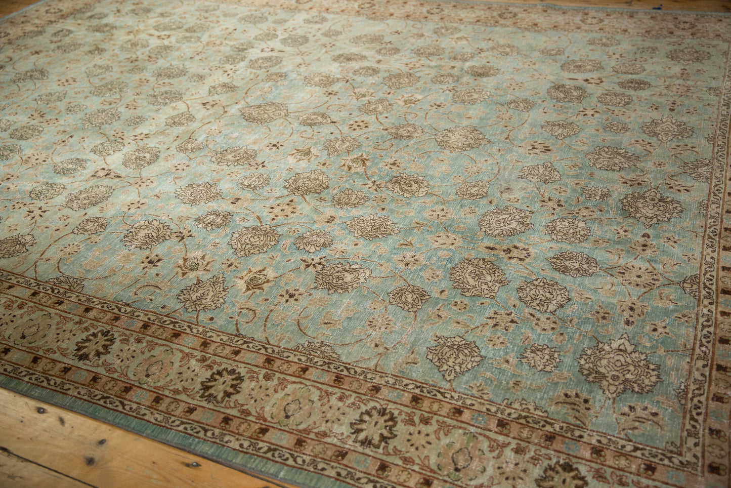 9.5x13 Vintage Distressed Meshed Carpet