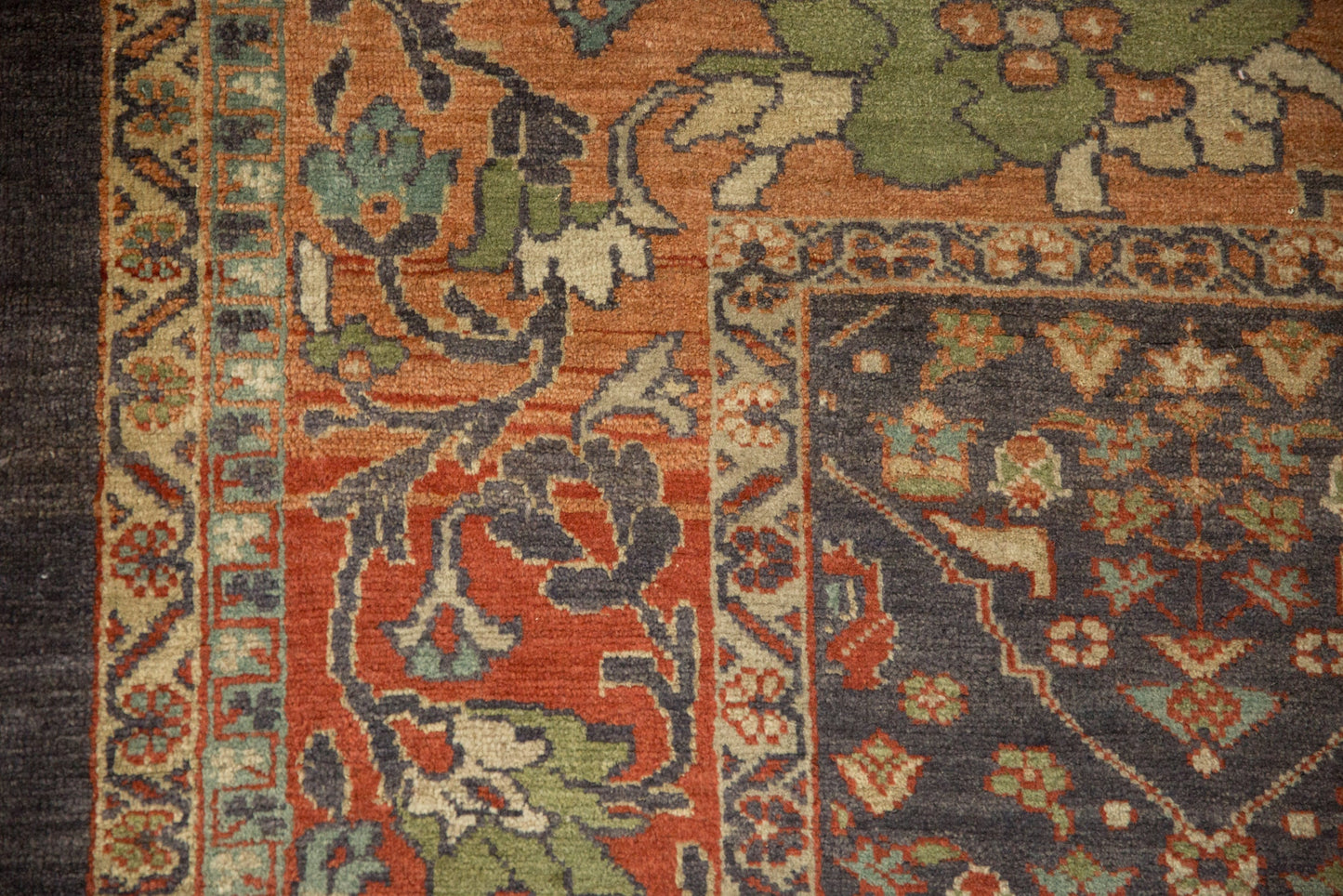 10.5x13.5 Vintage Distressed Mahal Carpet