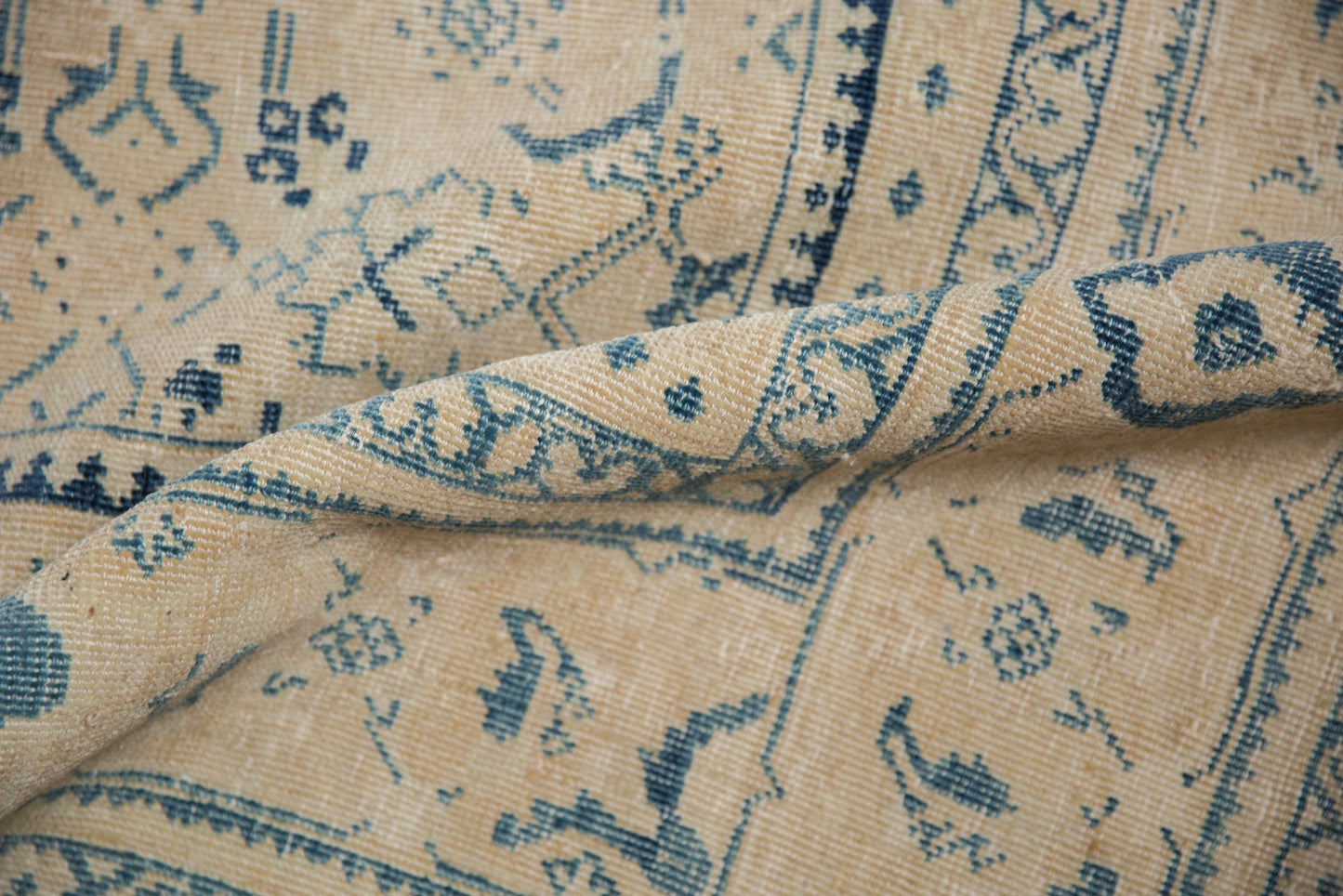 10x13.5 Vintage Distressed Mahal Carpet