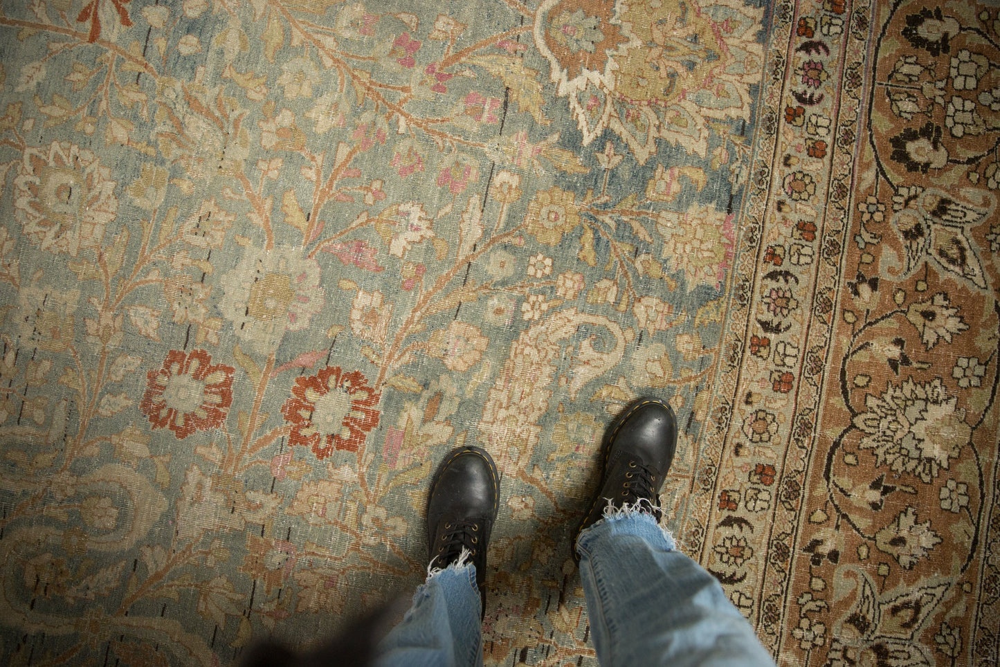 11.5x16 Vintage Distressed Meshed Carpet