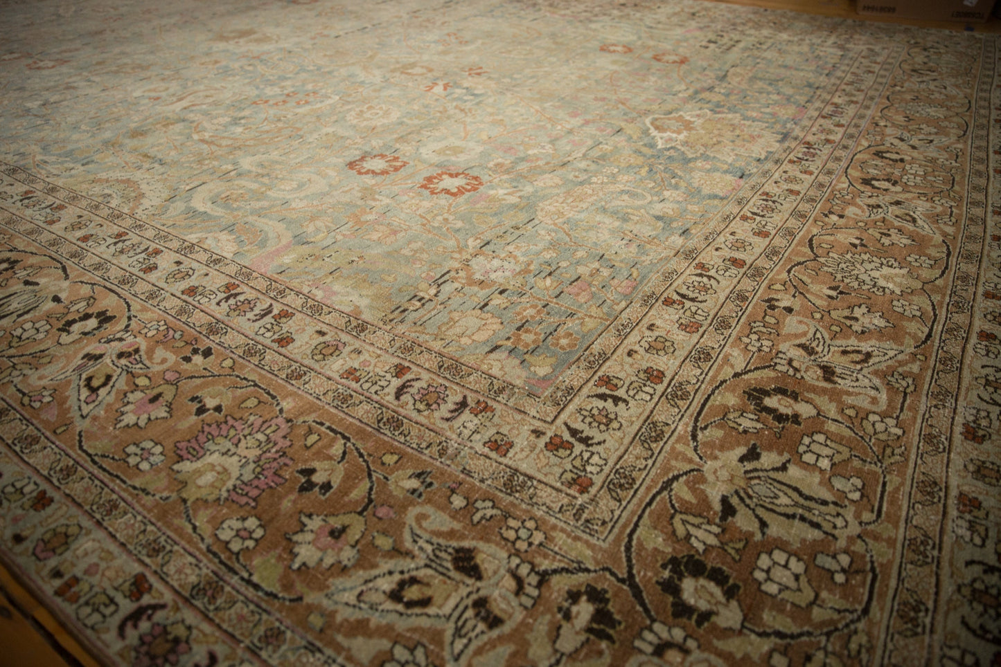 11.5x16 Vintage Distressed Meshed Carpet