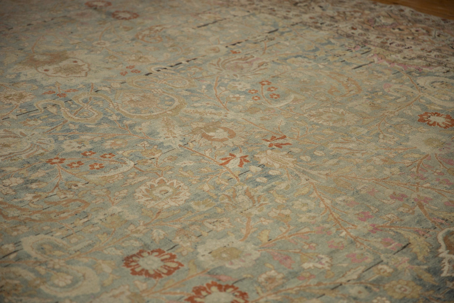 11.5x16 Vintage Distressed Meshed Carpet